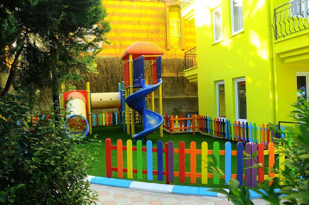 Rainbow Castle Hotel Side Exteriér fotografie